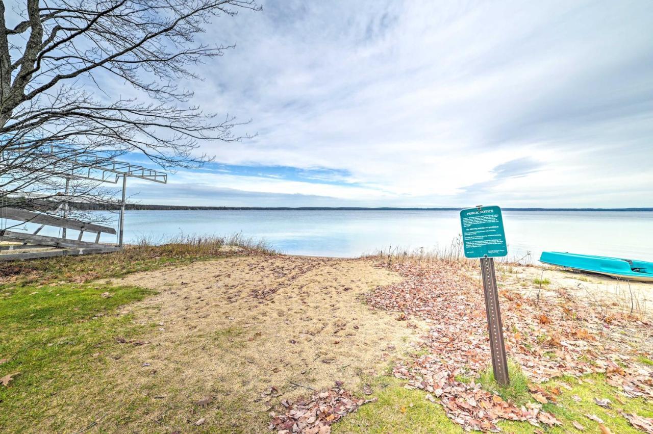 Higgins Lake Retreat - Hike, Swim, Relax! Roscommon 外观 照片